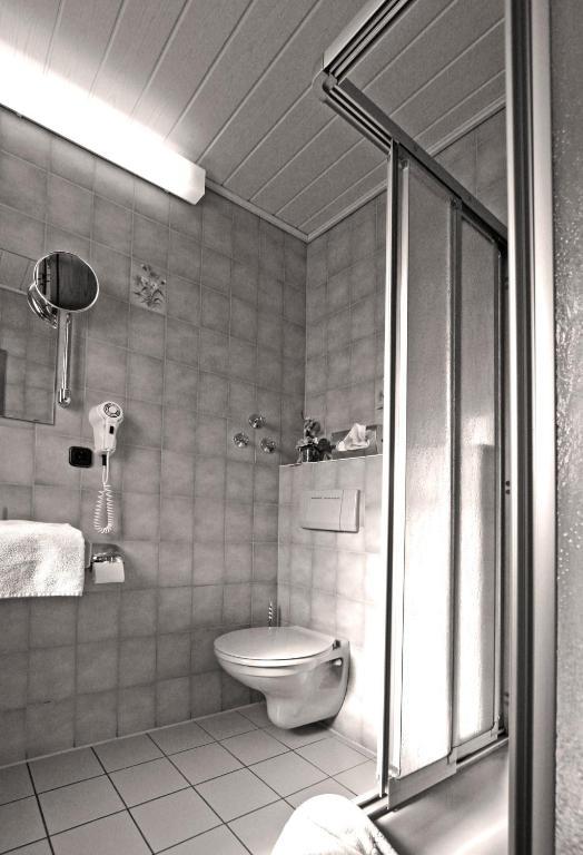 Hotel Zur Krone Ronneburg  Quarto foto